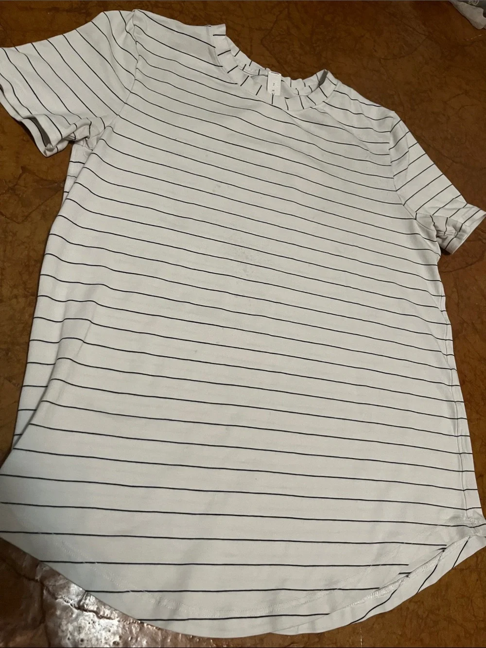 lululemon athletica White Short Sleeve Tee with Navy Pinstripes Sz 2